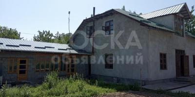 Продаю дом 8-ком. 200кв. м., этаж-2, 6-сот., стена кирпич, с.Ишкаван, С.Ражапова, 41.