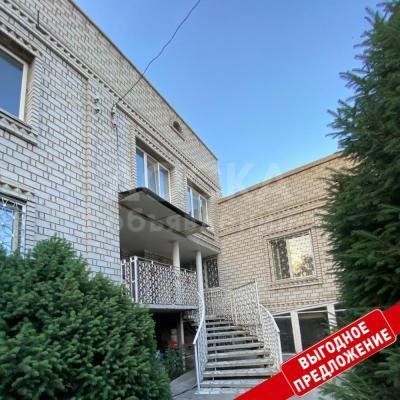 Продаю дом 4-ком. 390кв. м., этаж-2, 9-сот., стена кирпич, Ул. Тон, 199.