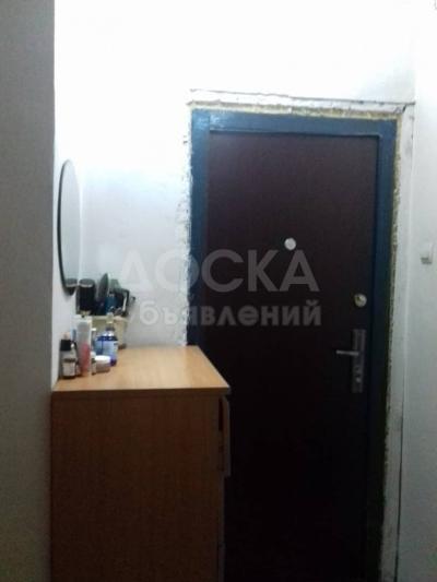 Продаю 1-комнатную квартиру, 33кв. м., этаж - 2/3, мкр. Достук.