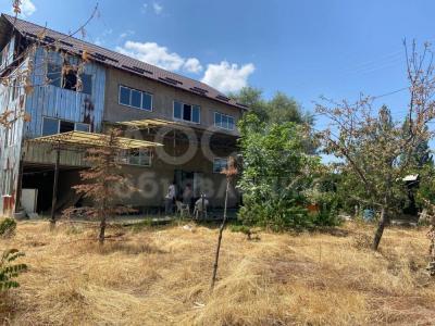 Продаю дом 6-ком. 300кв. м., этаж-2, 23-сот., стена пеноблок, с.Кок-Жар.