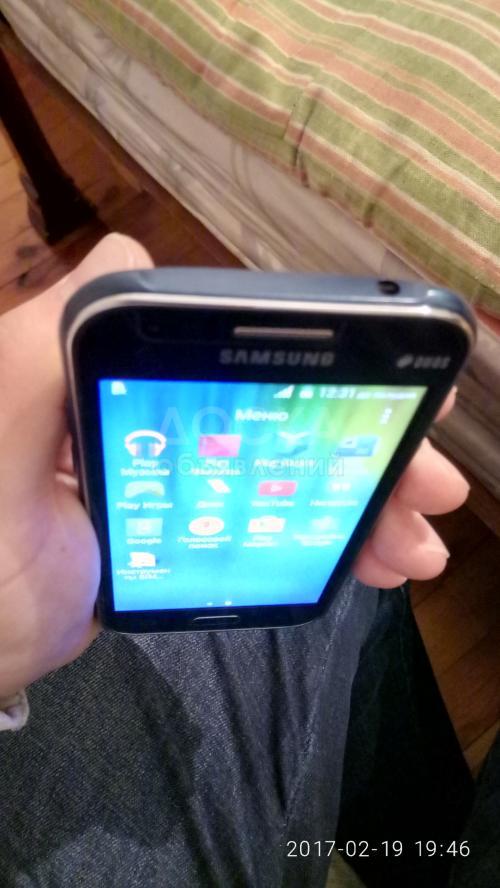 Samsung Galaxy j1. Состояние идеальное. Работает как ветер