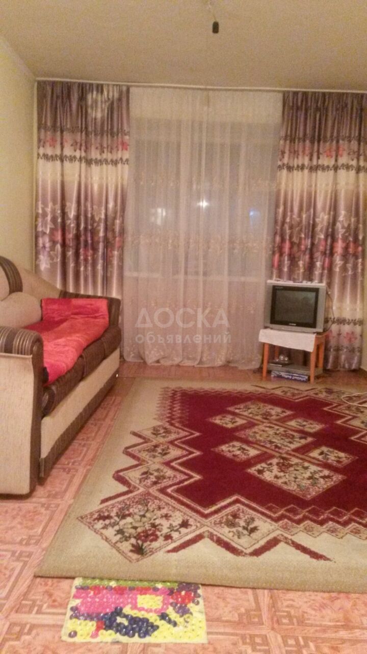 Продаю 1 комнату гостиничного типа,н/у ,евро ремонт.мкр5