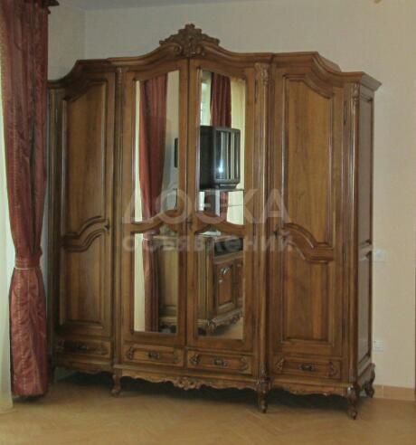 Продаю румынскую мебель, б/у в хорошем состоянии. Сервант, шифоньер, кожаный диван, 2 кресла, от 500 и выше