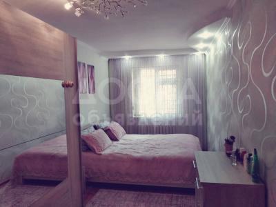 Продаю 3-комнатную квартиру, 100кв. м., этаж - 1/4, 7 мкр.