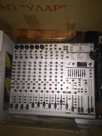 Продаю музыкальный центр(профес.) 2000 долларов США