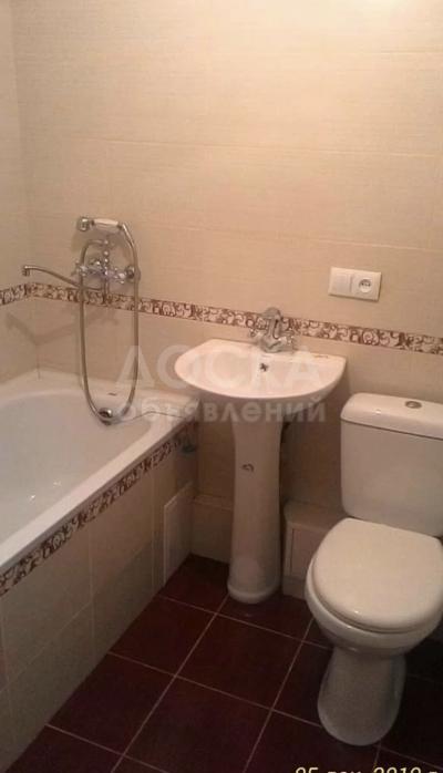 Продаю 3-комнатную квартиру, 63кв. м., этаж - 4/4, Юг-2.