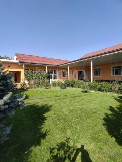 Продаю дом 6-ком. 180кв. м., этаж-1, 7,5-сот., стена кирпич, ул. Пархоменко.