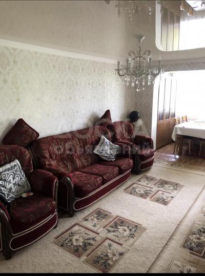 Продаю 3-комнатную квартиру, 59кв. м., этаж - 3/4, 5 мкрн.