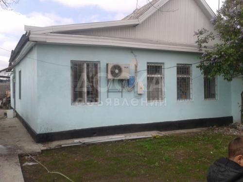 Продаю дом 6-ком., 76кв. м., этаж-1, 4-сот., стена кирпич, Репина.