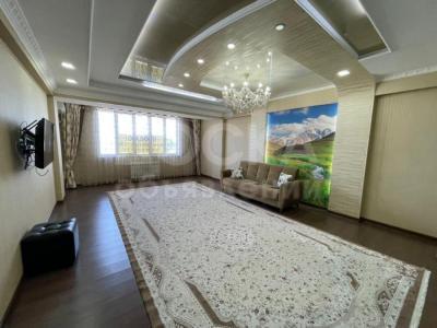 Продаю 4-комнатную квартиру, 138кв. м., этаж - 3/10, ул. Ахунбаева 186/1.