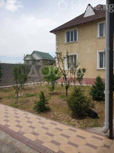 Продаю дом 8-ком. 160кв. м., этаж-2, 5-сот., стена кирпич, Военно-Антоновка, новостройка ВОССТ, ул.70 лет Победы дом 73, от черты города Бишкек 7 км..