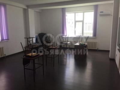 Продаю офисное помещение 800кв. м., Чуйкова/Исанова.