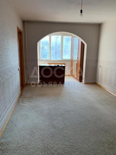 Продаю 2-комнатную квартиру, 43кв. м., этаж - 3/4, 5 мкр..