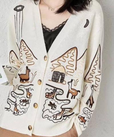 Кофточка бежевого цвета, размер стандарт, очень оригинально смотрится, материал шикарный! Звоните, покажу, обговорим!