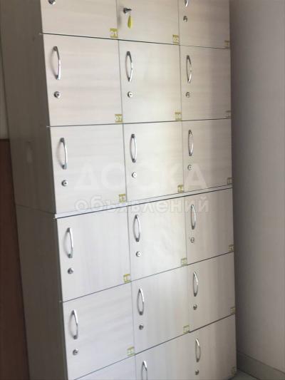 Шкаф с ячейками