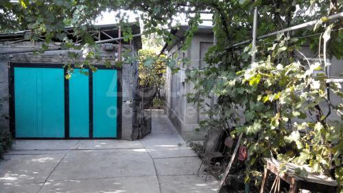 Продаю дом 5-ком., 84кв. м., этаж-1, 11-сот., стена другое, тэц.