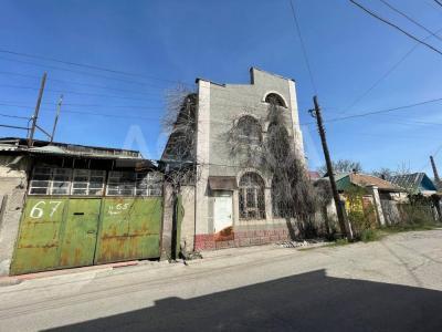 Продаю дом 6-ком. 237кв. м., этаж-2, 7-сот., стена шлакоблок, Курманалива 67.