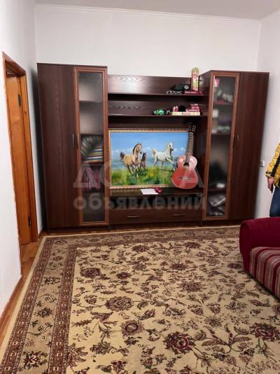 Продаю 3-комнатную квартиру, 50кв. м., этаж - 4/4, Медерова/Матросова.