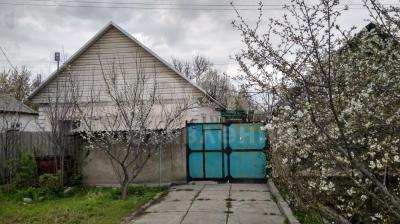 Продаю дом 4-ком. 90кв. м., этаж-1, 5.5-сот., стена кирпич, Баят.