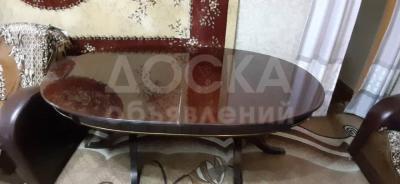 Стол обеденный
