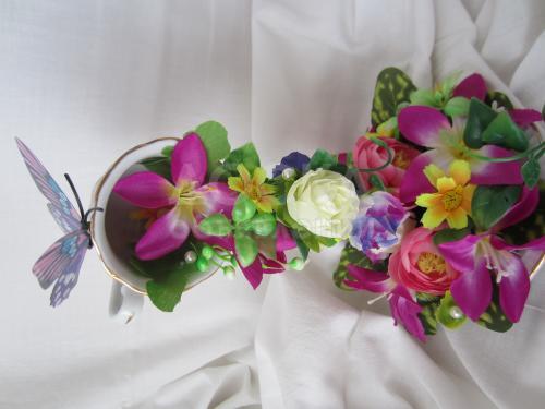 парящая чашка