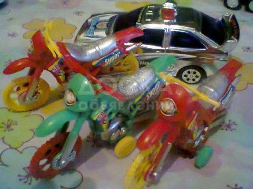 Продаю мотоциклы игрушечные