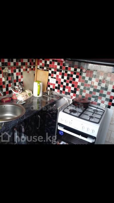 Продаю 3-комнатную квартиру, 57кв. м., этаж - 3/4, 9 мкр.