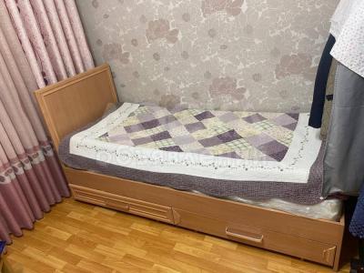 СРОЧНО ПРОДАЮ КРОВАТЬ С МАТРАСОМ