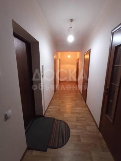 Продаю 2-комнатную квартиру, 74кв. м., этаж - 10/10, Орозбекова/Линейная.