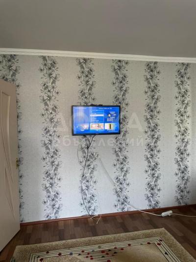 Продаю 3-комнатную квартиру, 58кв. м., этаж - 4/4, 10мкр .