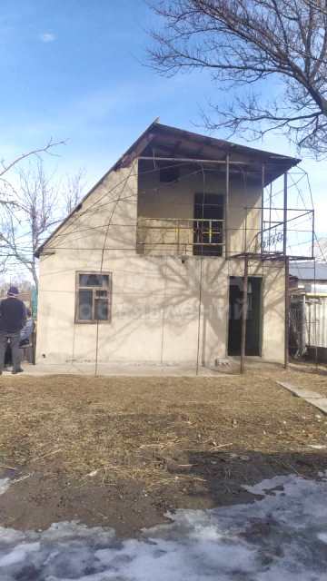 Продаю дачу 3-ком. 40кв. м., этаж-2, 4-сот., стена кирпич, Кызыл-Туу, ст "Монолит".