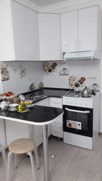 срочно продаю 1комнатную квартиру гост.типа