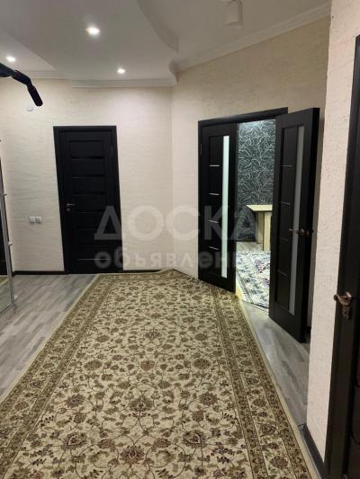 Продаю 2-комнатную квартиру, 78.8кв. м., этаж - 8/9, 10мкрн рядом с налоговой.