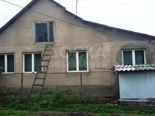 Продаю дом 5-ком., 103кв. м., этаж-1, 4-сот., стена кирпич, ж/м Ак-Орго.