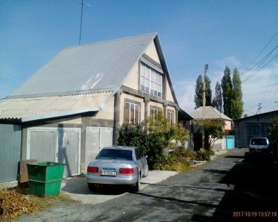 Продаю дом 10-ком., 250кв. м., этаж-2, 800-сот., стена кирпич, село. Беловодское. советский переулок.