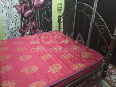 Продаю кованную кровать, тумбочки за 17000 сом