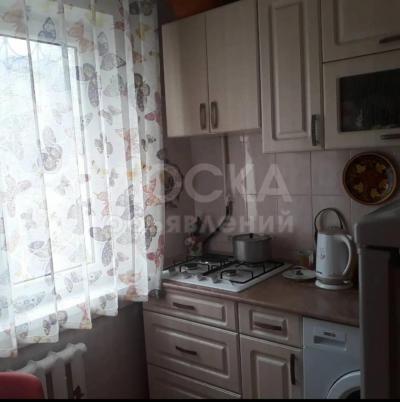 Продаю 1-комнатную квартиру, 37кв. м., этаж - 1/4, 11 мкр-он.