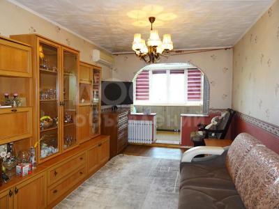 Продаю 2-комнатную квартиру, 43кв. м., этаж - 4/4, 5 микрорайон, Бишкек.