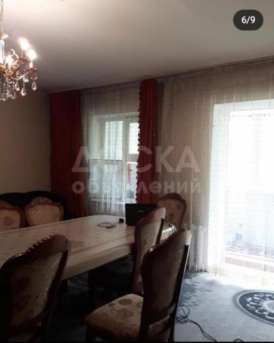 Продаю 5-комнатную квартиру, 121кв. м., этаж - 2/5, токтогула/тыныстанова.