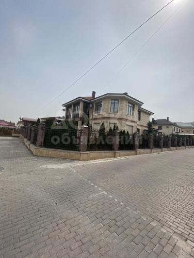 Продаю дом 7+-ком. 550 кв. м.кв. м., этаж-2, 13-сот., стена кирпич, Частный городок "Ортосай-2" с.Ортосай.