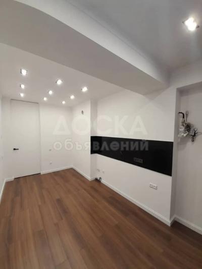 Продаю 2-комнатную квартиру, 69кв. м., этаж - 4/10, 5 мкр.