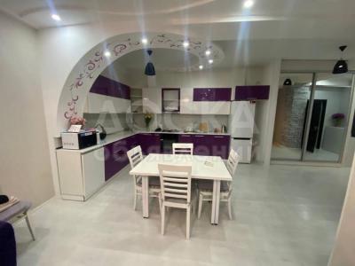 Продаю 3-комнатную квартиру, 90кв. м., этаж - 9/10, филармония.