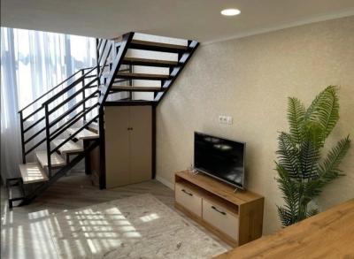 Продаю квартиру 2 ком в клубном доме. На данный момент идёт отделка и завершение работ на придомной территории.