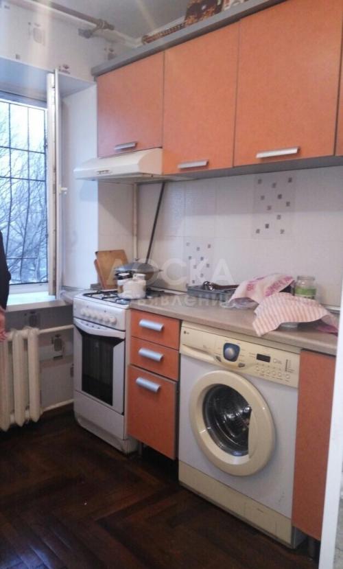 Продаю квартиру 2-ком., 42кв. м., этаж - 4/4, манаса/токтогула.