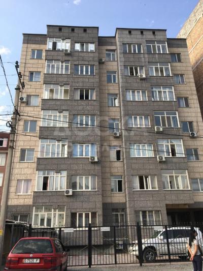 Продаю 1-комнатную квартиру, 39кв. м., этаж - 4/7, жумабека 227.