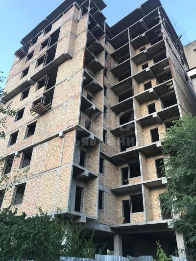 Продаю 2-комнатную квартиру, 45кв. м., этаж - 10/10, ул.Ахунбаева/Чапаева.