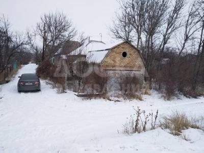 Продаю дачу 4-ком. 70кв. м., этаж-1, 6-сот., стена кирпич, с.Кунтуу вдоль быстротока.