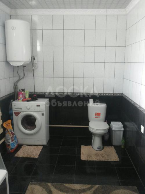 Продаю дом 6-ком., 100кв. м., этаж-1, 5,5-сот., стена кирпич, Пригород,на 1 линии.