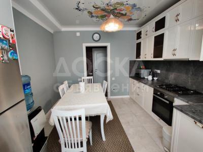 Продаю 3-комнатную квартиру, 94кв. м., этаж - 8/10, Верхний Джал.