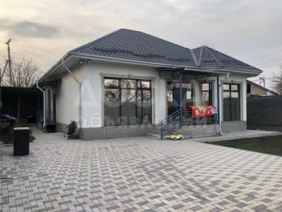 Продаю дом 5-ком. 140кв. м., этаж-1, 5-сот., стена другое, в с. Кок-Жар.